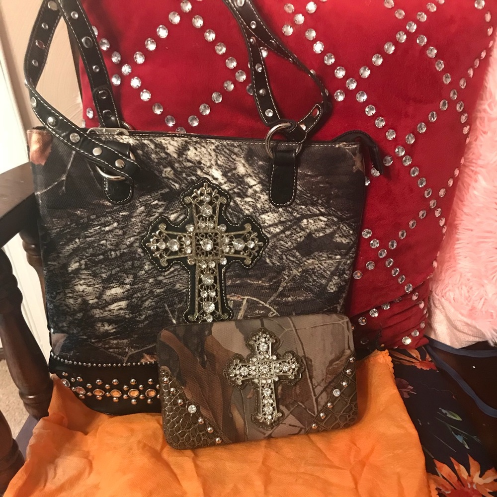 Country road purse & wallet set. Used once